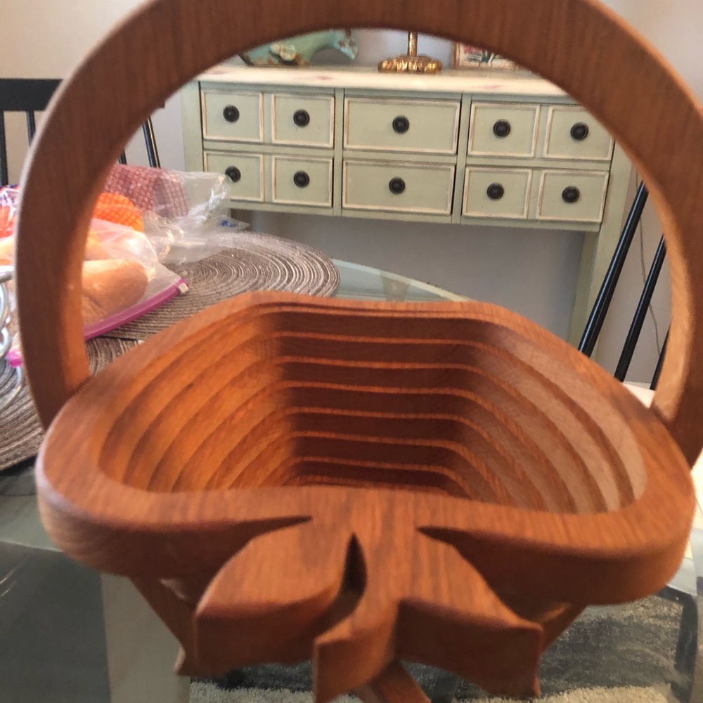 Apple Shaped Collapsible Bowl